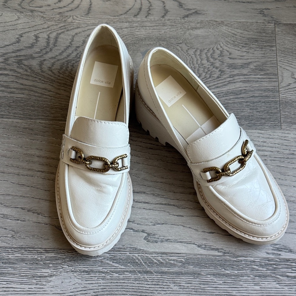 Dolce Vita Cream Loafers with Gold Chain Size 7.5